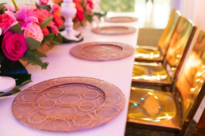 Find Stylish and Unique Charger Plates